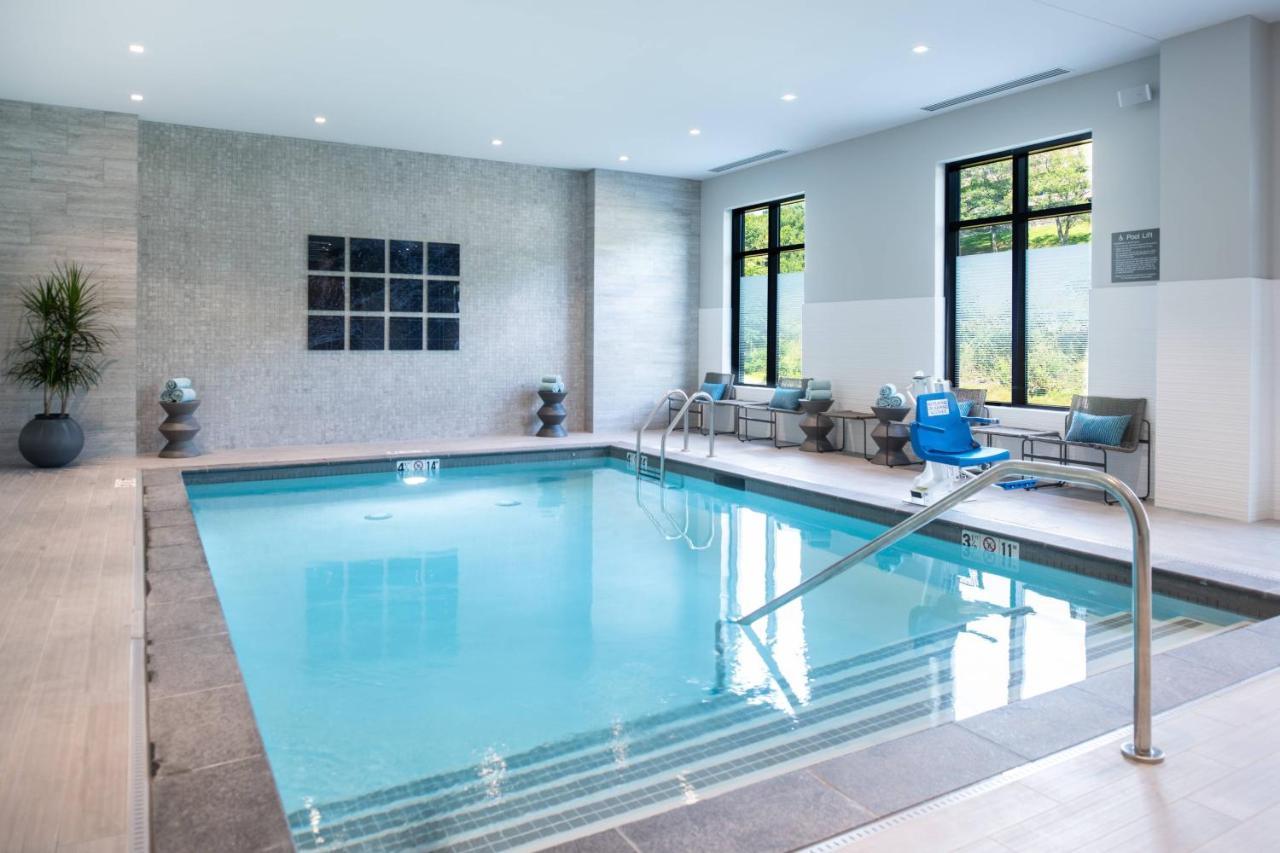 Fairfield Inn & Suites By Marriott Boston Waltham Exteriör bild