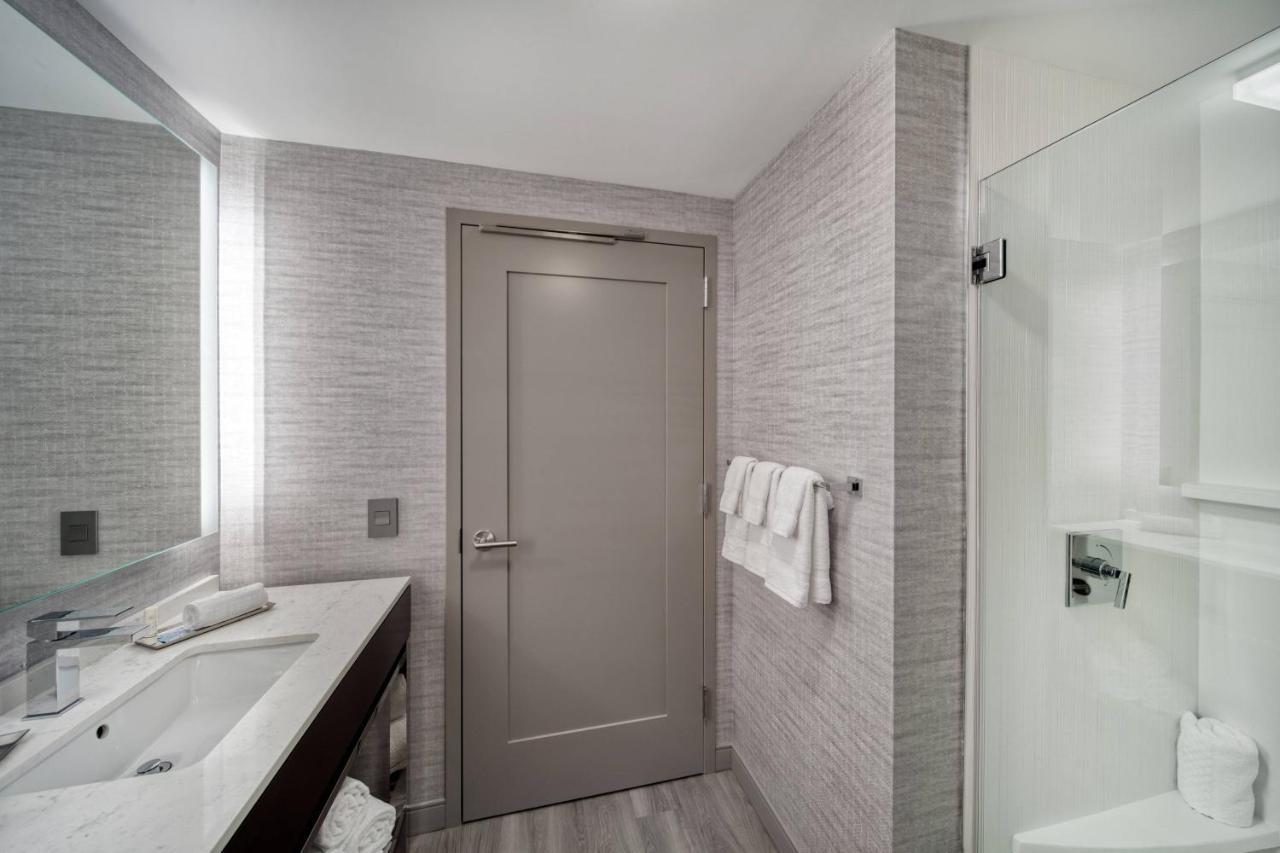 Fairfield Inn & Suites By Marriott Boston Waltham Exteriör bild