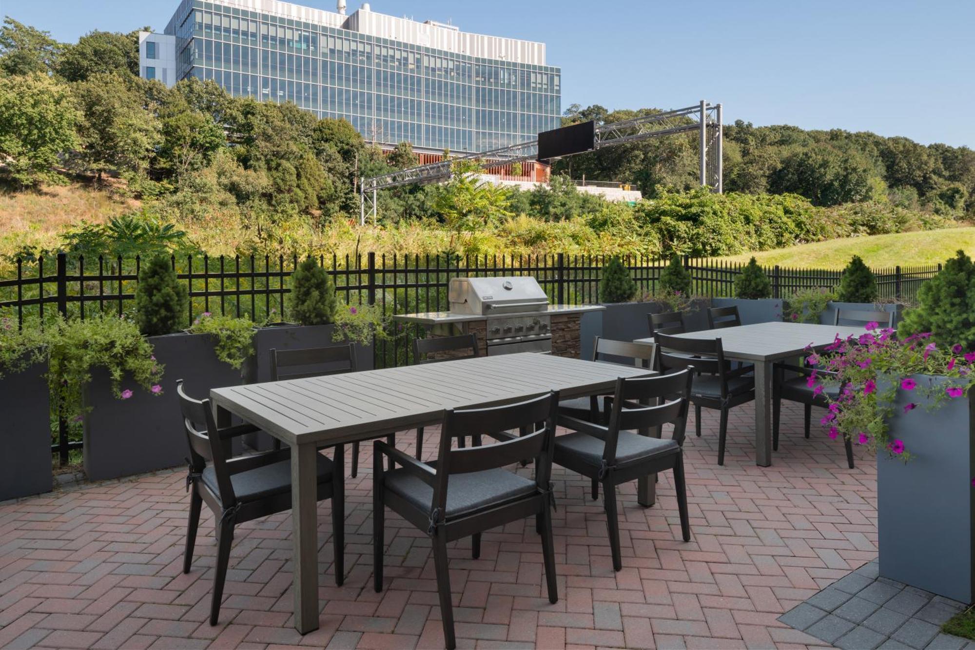 Fairfield Inn & Suites By Marriott Boston Waltham Exteriör bild