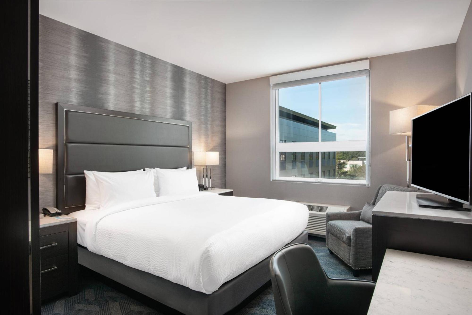 Fairfield Inn & Suites By Marriott Boston Waltham Exteriör bild